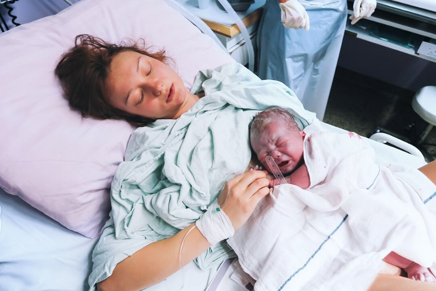 mama i beba nakon porodjaja
